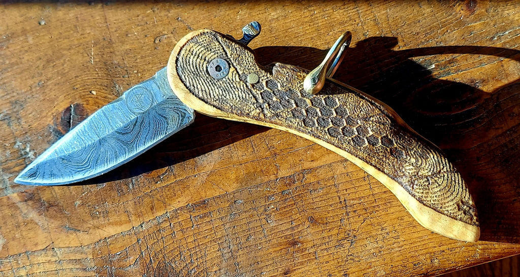 Le Las-Caums - Couteau Pliant Artisanal Pistolet - Lame Damas - Art de la Table - Pièce Unique - Zhàn-Do